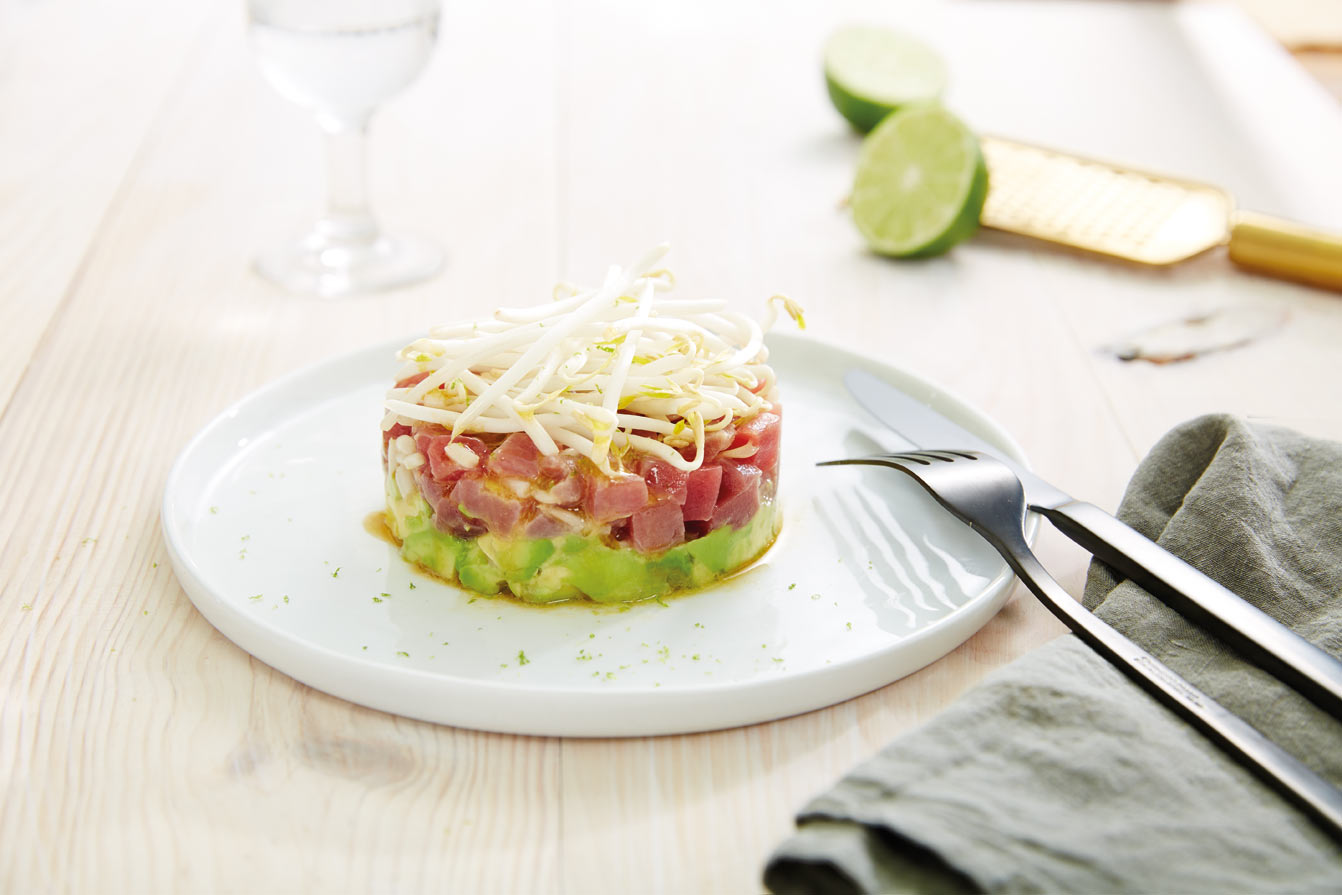 Tartare de thon aux pousses de haricot mungo